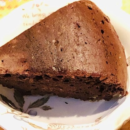 簡単に美味しいチョコレートケーキができました。
また作りたいです(*￣▽￣*)ノ